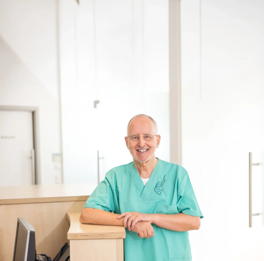 Dr. Dr. med. Reinhard Lieberum, Facharzt für Mund-Kiefer-Gesichtschirurgie